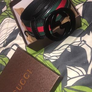 Gucci belt brand new and looks great, good leather